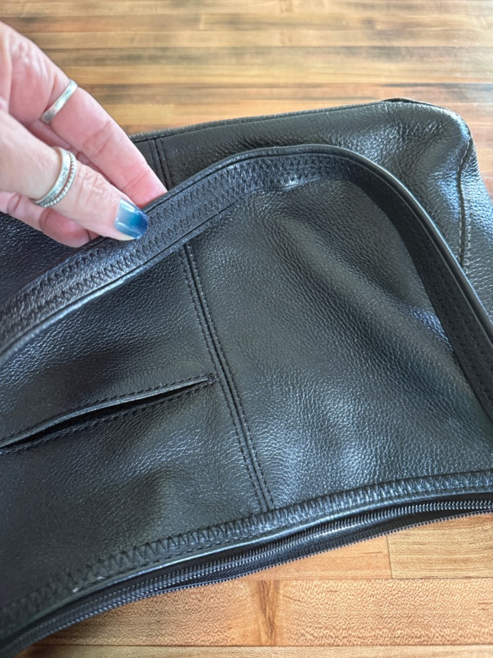 The Sak Black Leather Shoulder Bag with Gold Logo - Picture 4 of 4